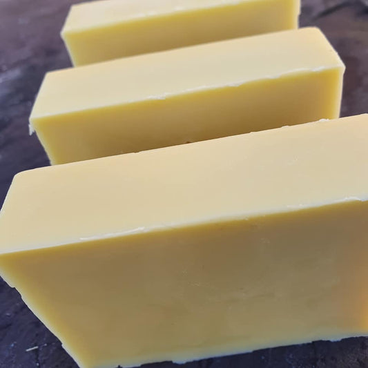 How to Use a Solid Moisturiser Bar (Step-by-Step Guide)