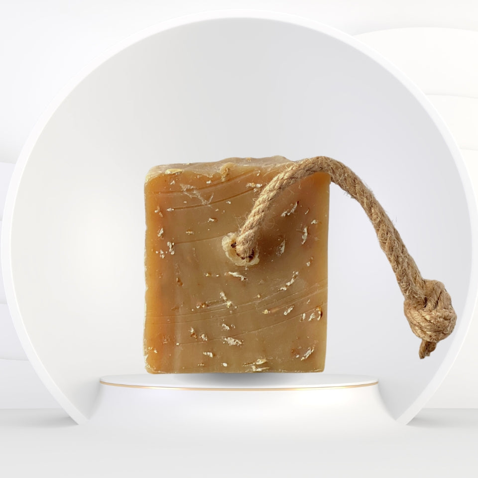 Natural Shampoo for Dogs with Oats and Neem Oil (Gentle & Safe)