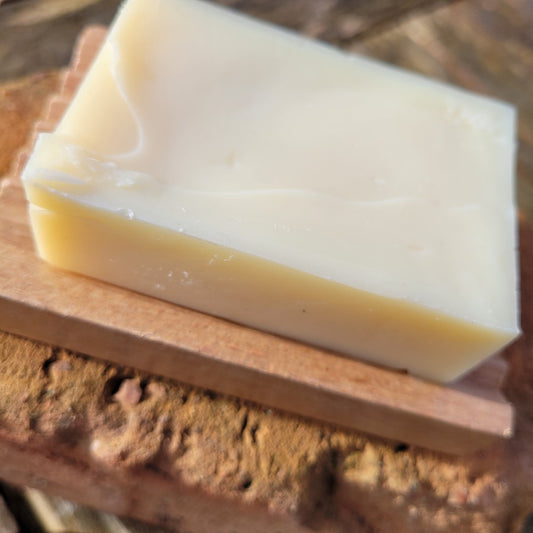 Hemu Wood Soap Dish with aloe vera soap bar, groove design